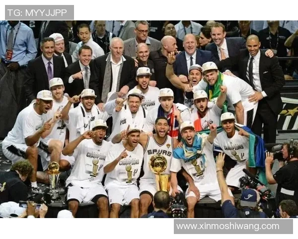 2014年西部决赛第六场雷霆对决马刺的激烈角逐与历史回顾